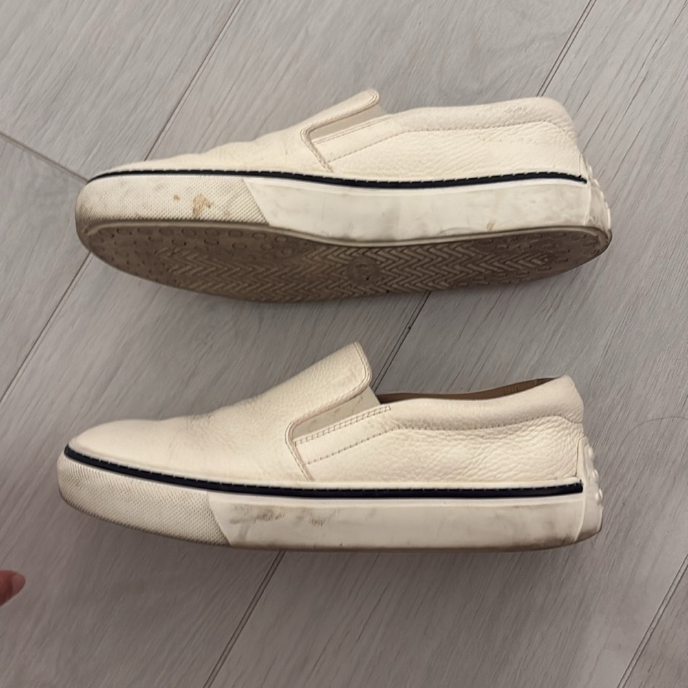 Tod’s men’s size 6 white slip on shoes - Picture 3 of 7